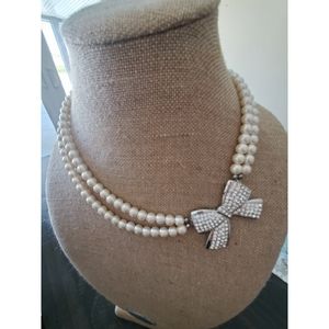 Costume jewelry  - Pearl necklace